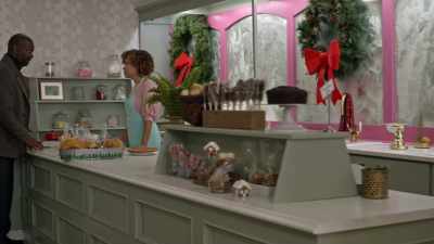 - I'm sorry, George.
- I am desperate. - The Enchanted Christmas Cake