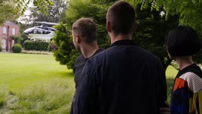-I'm sorry.
-Goddamn it. - Sense8