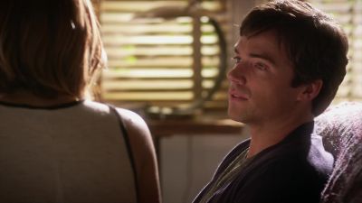 - I'm sorry.
- 'Hey.' - Pretty Little Liars