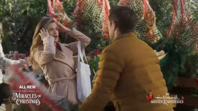 - I'm sorry.
- Hi-- Oh. [LAUGHS] - A Godwink Christmas: Second Chance, First Love