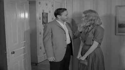 - I'm sorry, I...
- Look, look, honey. - Carnival of Souls