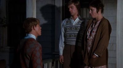 -I'm sorry I worried you, Mama.
-Come inside. - The Waltons