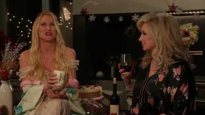 I'm sorry, this is not
a festive conversation, - Ladies of the '80s: A Divas Christmas