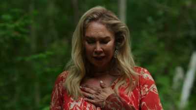 I'm sorry. It's not about me. - Hunting Housewives