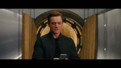 I'm sorry, I've got to take this. - Kingsman: The Golden Circle