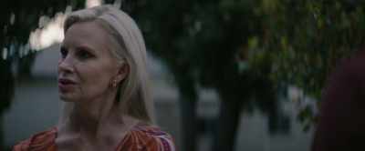 I'm sorry. - The Girl in the Pool