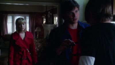 I'm sorry.
The glass almost hit the ground. - Smallville