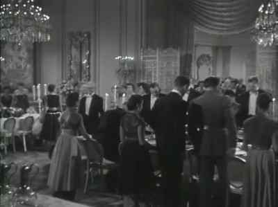 I'm sorry. This table is for the men. - Dream Wife