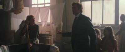I'm sorry who's doing that singing - The Greatest Showman