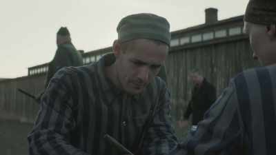 - I'm sorry.
- Women, keep going. Move! - The Tattooist of Auschwitz
