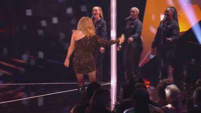 # I'm spinning around - An Audience With Kylie
