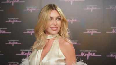 # I'm spinning around! # - An Audience With Kylie