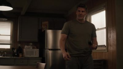 -I'm spinning up.
-It's fine. - SEAL Team