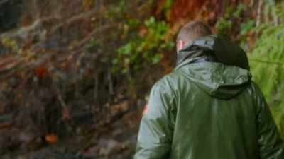 I'm starting to look
in ground zero again. (exhales) - Chefs vs Wild