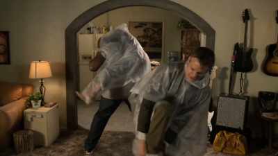 I'm stuck. - Santa Clarita Diet