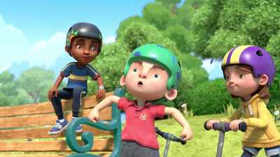 I'm Super Jonathan.
You can be… Mega Mateo! - The Adventures of Paddington