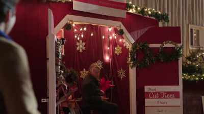 I'm supposed to meet patrick
at, um, 7:00. - The Christmas Setup