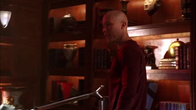 I'm surprised you didn't
go to Clark with this. - Smallville