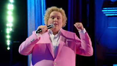 I'm sweating my tits off, - Fortune Feimster: Crushing It