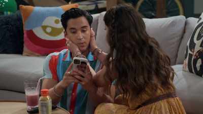 I'm taking a break right now.
Yeah, having a smoothie. - Pretty Smart