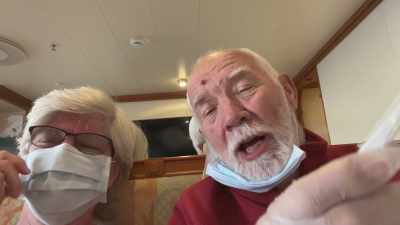 I'm taking my temperature,
as the captain ordered. - The Last Cruise