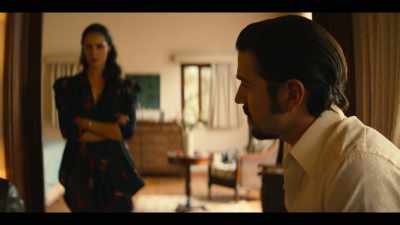 I'm taking you to the hotel. - Narcos: Mexico