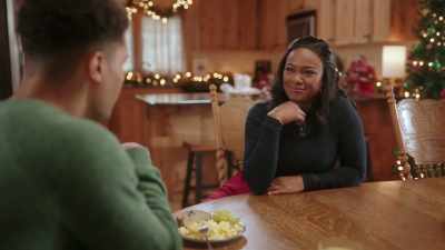 I'm talking eggs, bacon,
pancakes, waffles. - A Picture Perfect Holiday