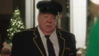 I'm the right guy to
ensure Desmond's future, - Christmas 9 to 5