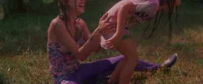 - I'm the tickle monster!
- [giggling] - The Florida Project