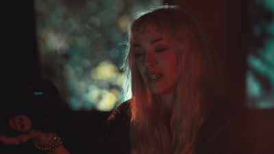 - I'm thinking if we can sit her down, - Living for the Dead