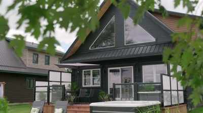 I'm thinking that
we can stain the wood black, - Renovation Resort