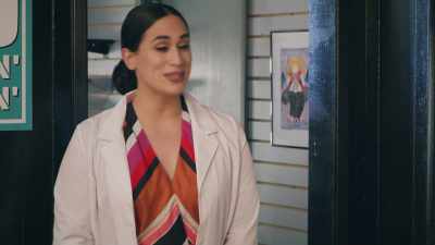 I'm Tiffany, I'm leasing
the office next door. - Dr. Jackie