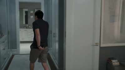 - I'm trying to discern if he was here.
- How? - Fleishman Is in Trouble