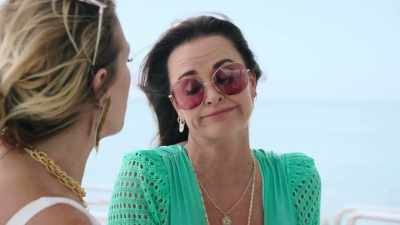 - I'm trying to reason
with this woman. - The Real Housewives Ultimate Girls Trip