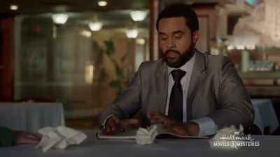 I'm trying to write the opening
speech for tonight. - Cut, Color, Murder
