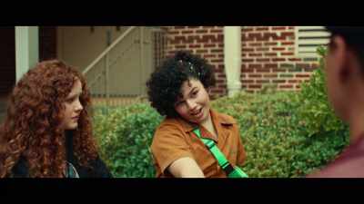 - I'm Veronica.
- Uh-uh-uh-uh-uh. Ew. No. - The Slumber Party