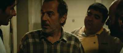 -I'm very sorry about this.
-It's not the car that's the problem. - My Happy Family