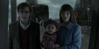 I'm Violet Baudelaire,
and these are my siblings-- - A Series of Unfortunate Events