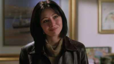 ♪ I'm walking on sunshine ♪ - Charmed
