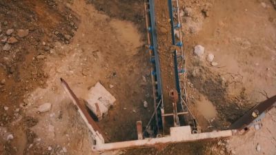 I'm watching
the feeder and the conveyor - Gold Rush