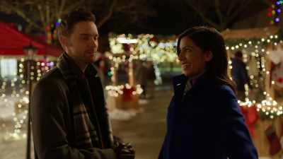 - I'm that way.
- I'm, uh, that way. - Merry Magic Christmas