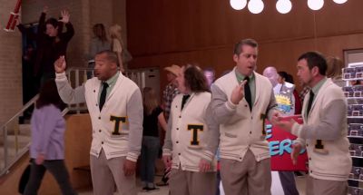 I'm willing to sign breasts - Pitch Perfect