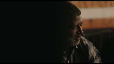 - I'm wondering why this
damn pizza is cold already. - Cinnamon