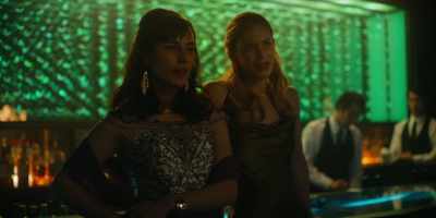 - I'm working with her.
- We can't all be as good as you. - Tokyo Vice