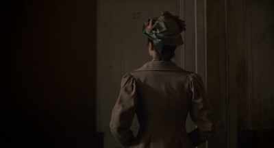 Imagine you are an apple.
Are apples moving? - Curiosa
