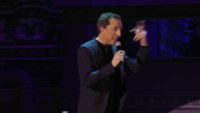Îmi place să mă joc cu mintea oamenilor. - Gad Elmaleh: American Dream