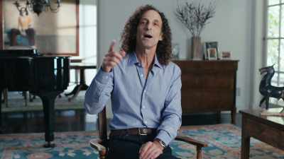 (IMITATES MELODY) - Listening to Kenny G