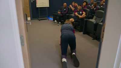 -[imitating barking]
-[laughing] - All or Nothing: Manchester City