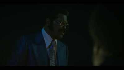 (IMITATING JAVIER)
"You a long way
from New York, Frank." - Fight Night: The Million Dollar Heist