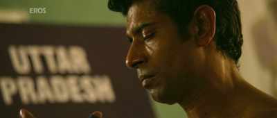 Imprinted and uncreased. - Mukkabaaz